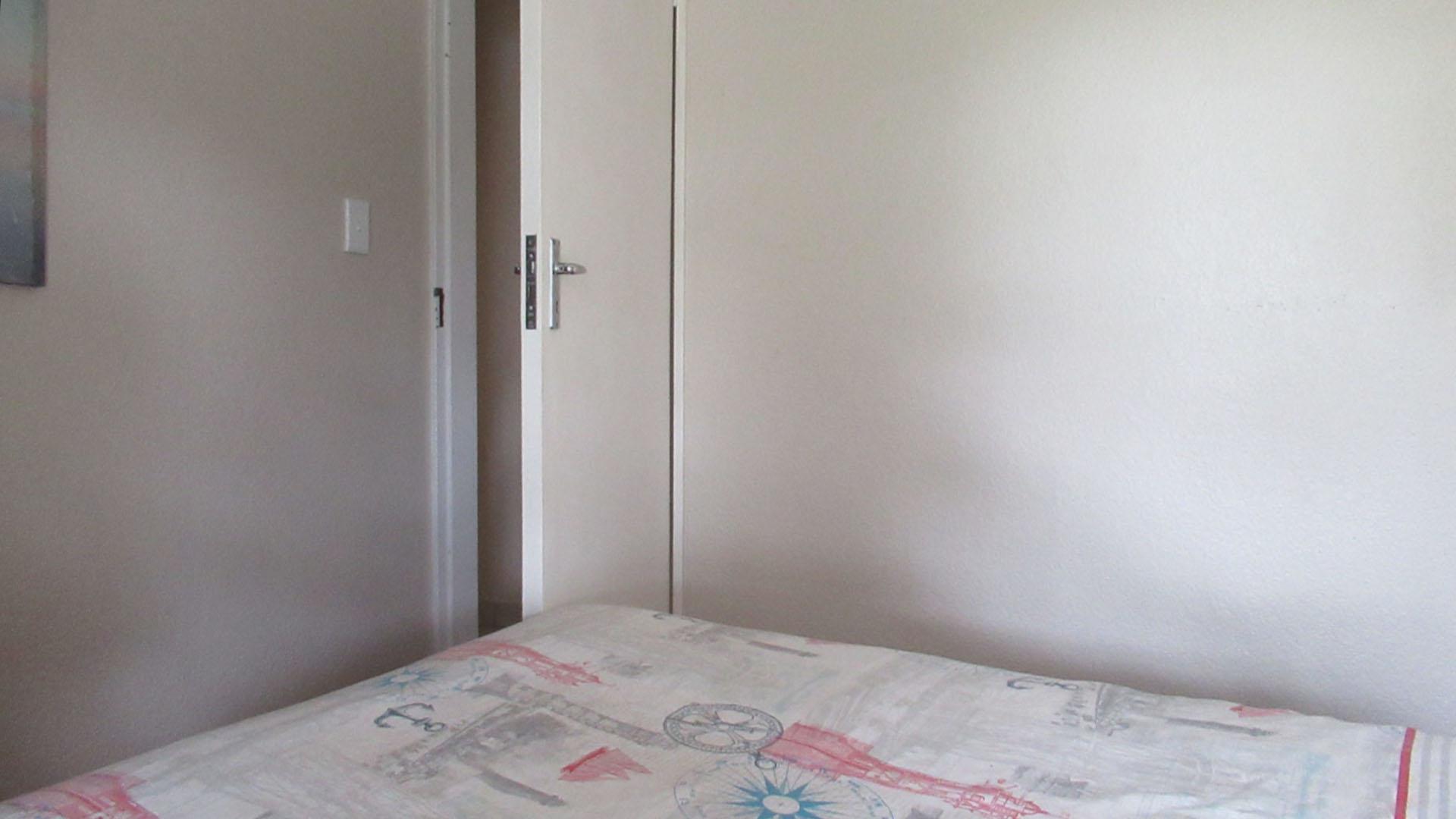 Bed Room 2 - 10 square meters of property in Olivedale