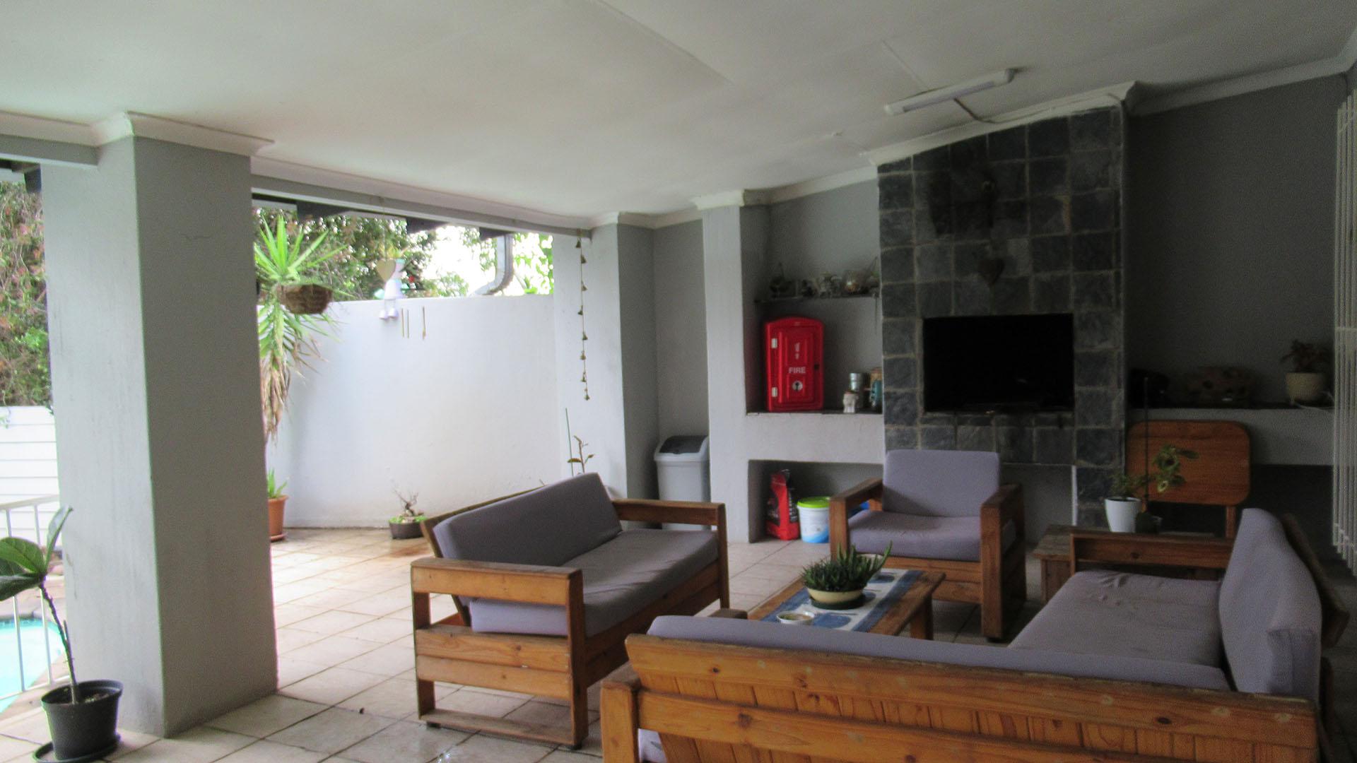 Patio - 29 square meters of property in Olivedale