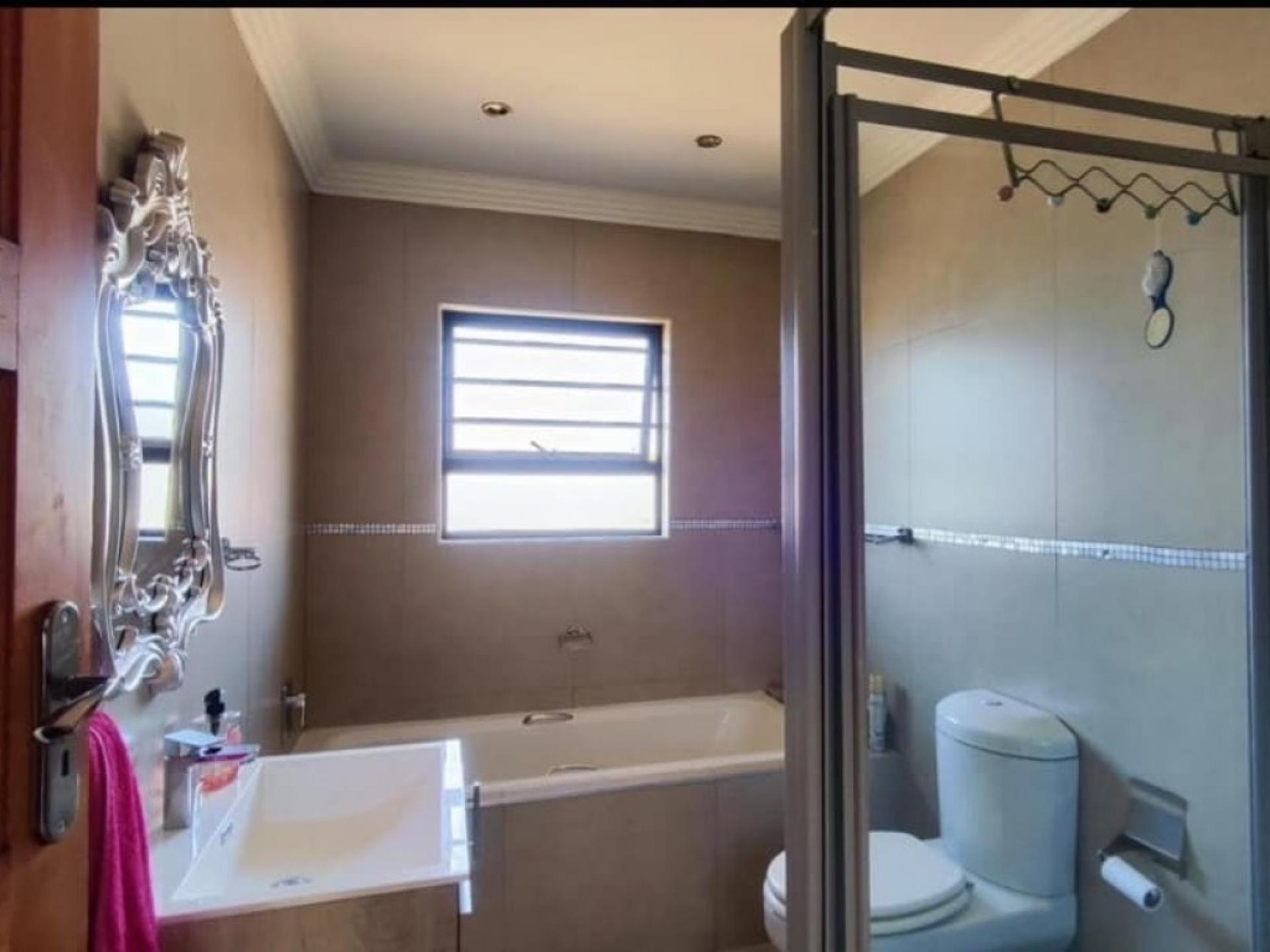  of property in Raceview