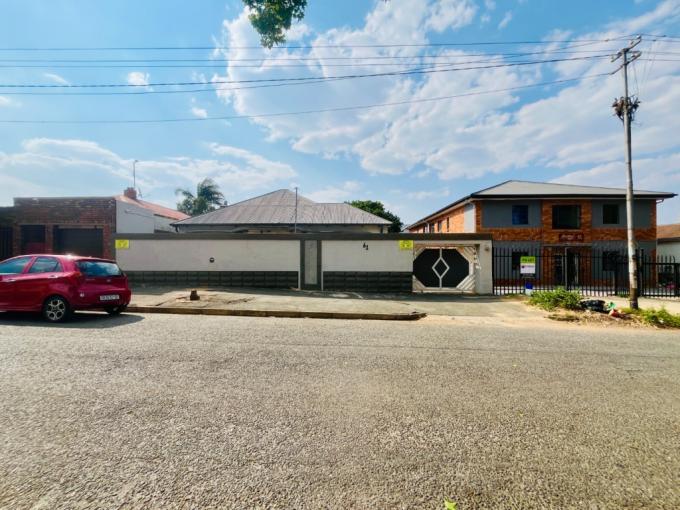 3 Bedroom House for Sale For Sale in Kenilworth - JHB - MR693637