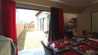 Dining Room - 16 square meters of property in Summerset