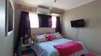 Bed Room 2 - 13 square meters of property in Summerset