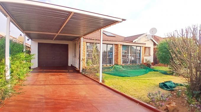 3 Bedroom House for Sale For Sale in Fochville - MR693649