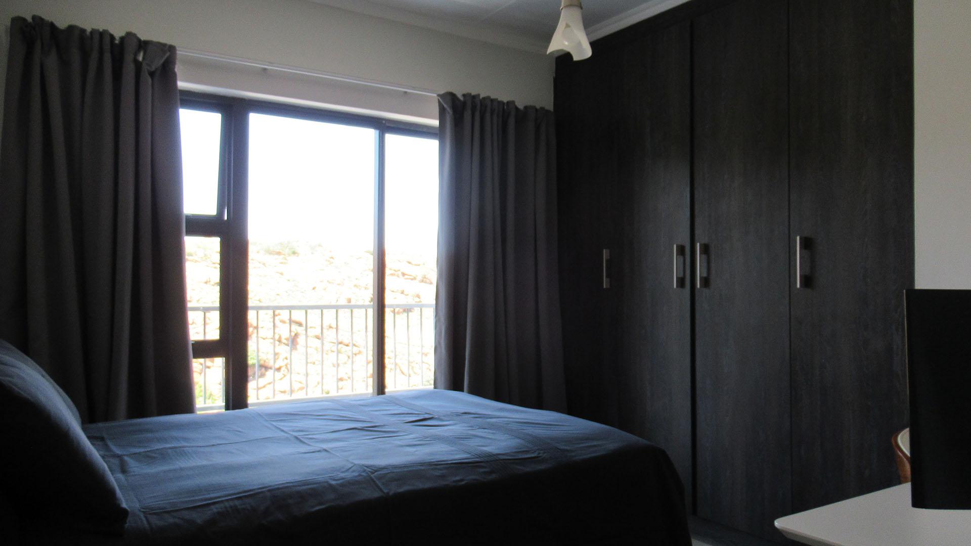 Bed Room 1 - 12 square meters of property in Oakdene