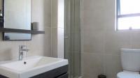 Bathroom 1 - 5 square meters of property in Oakdene
