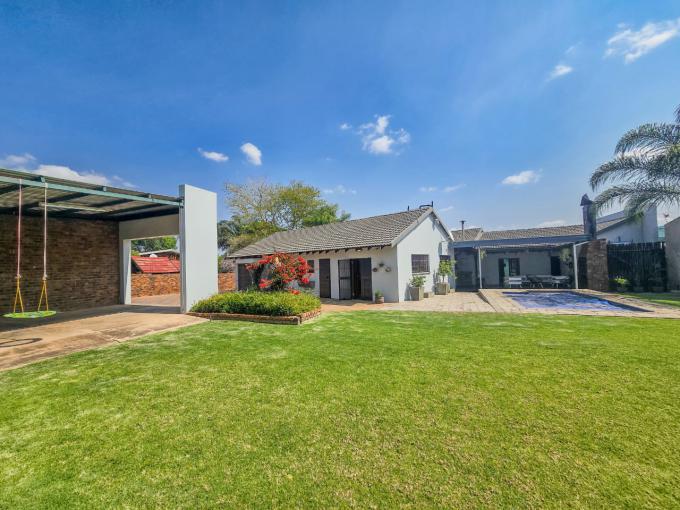 4 Bedroom House for Sale For Sale in Sterpark - MR693671