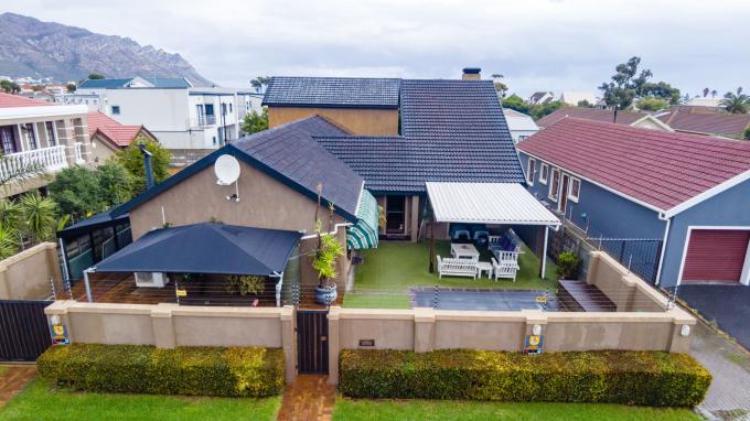 House for Sale For Sale in Gordons Bay - MR693674