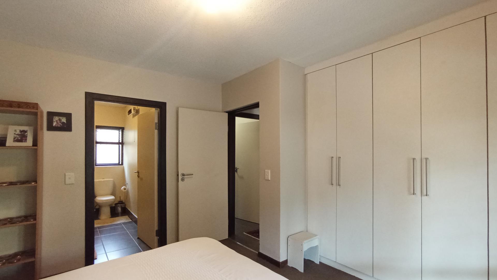 Main Bedroom - 15 square meters of property in Witkoppen