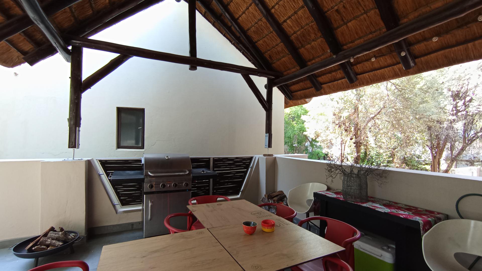 Balcony - 44 square meters of property in Witkoppen