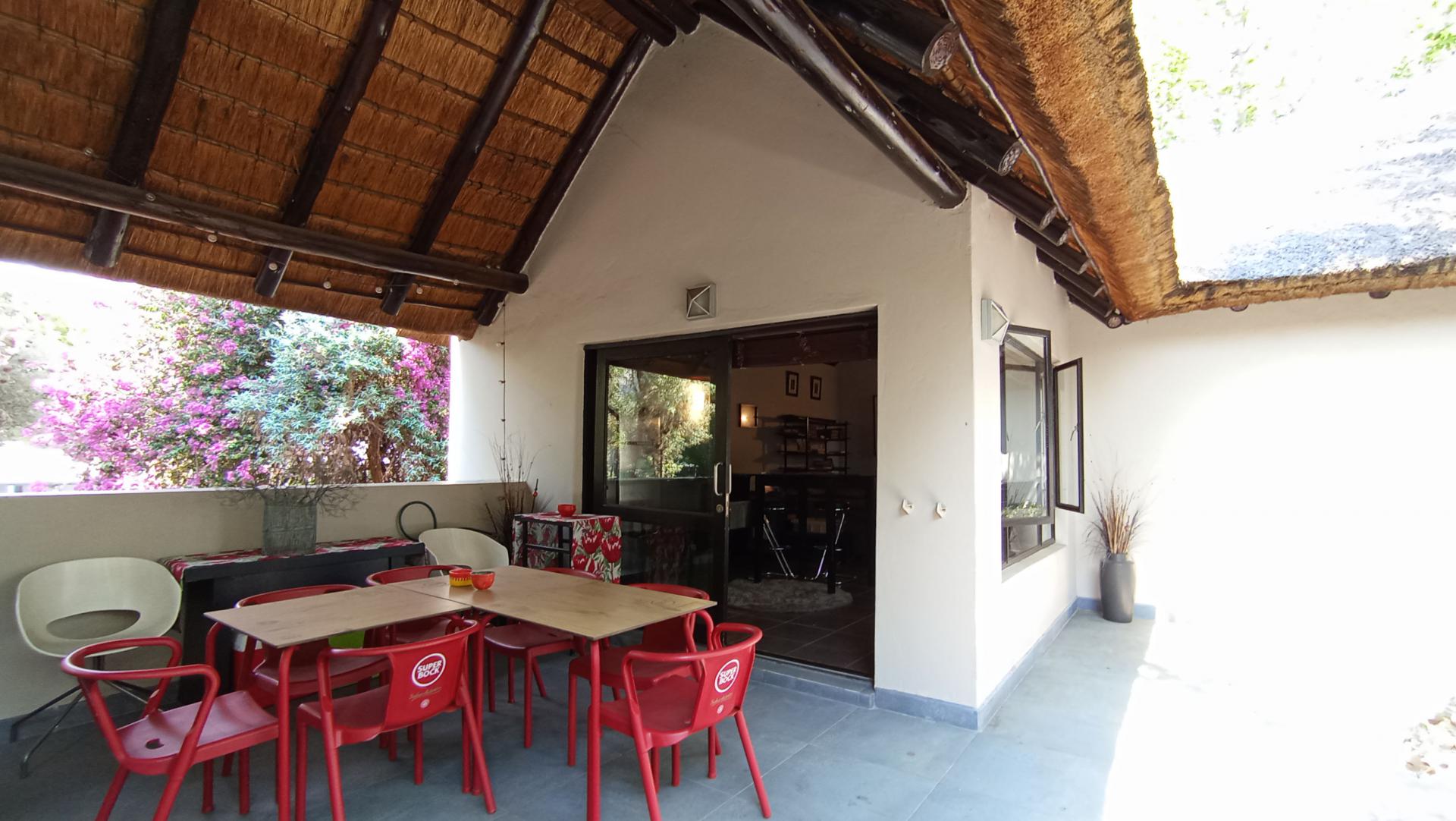 Balcony - 44 square meters of property in Witkoppen