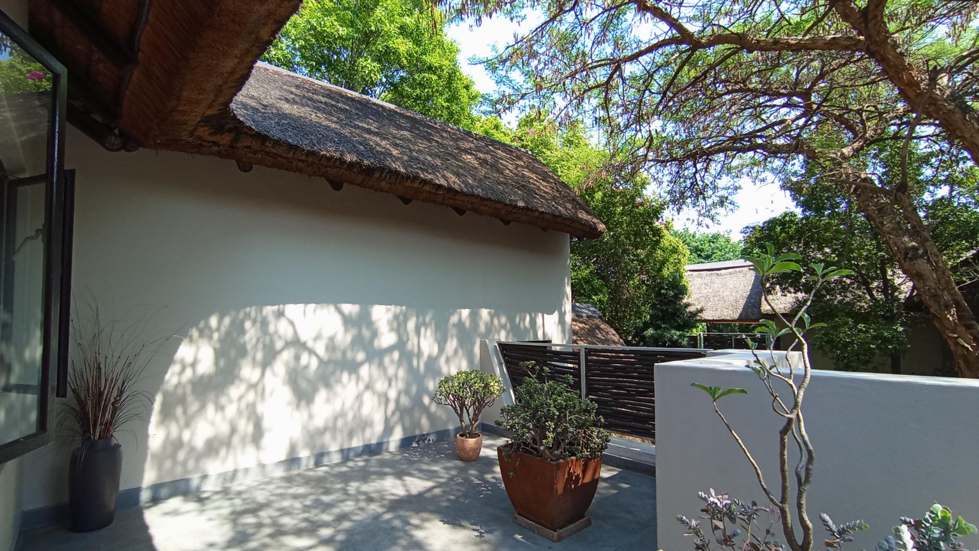 Balcony - 44 square meters of property in Witkoppen