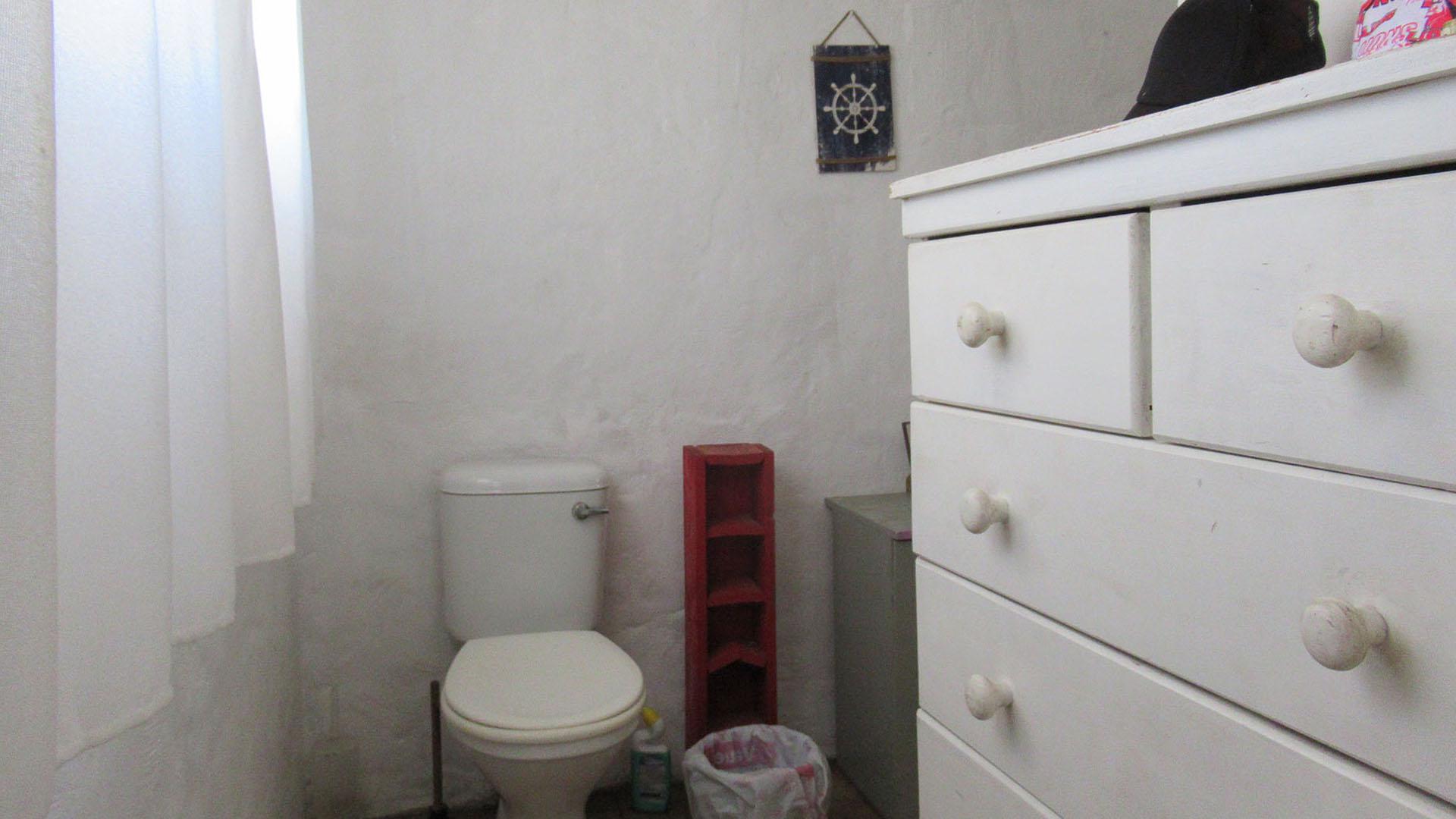 Bathroom 3+ - 7 square meters of property in Sasolburg