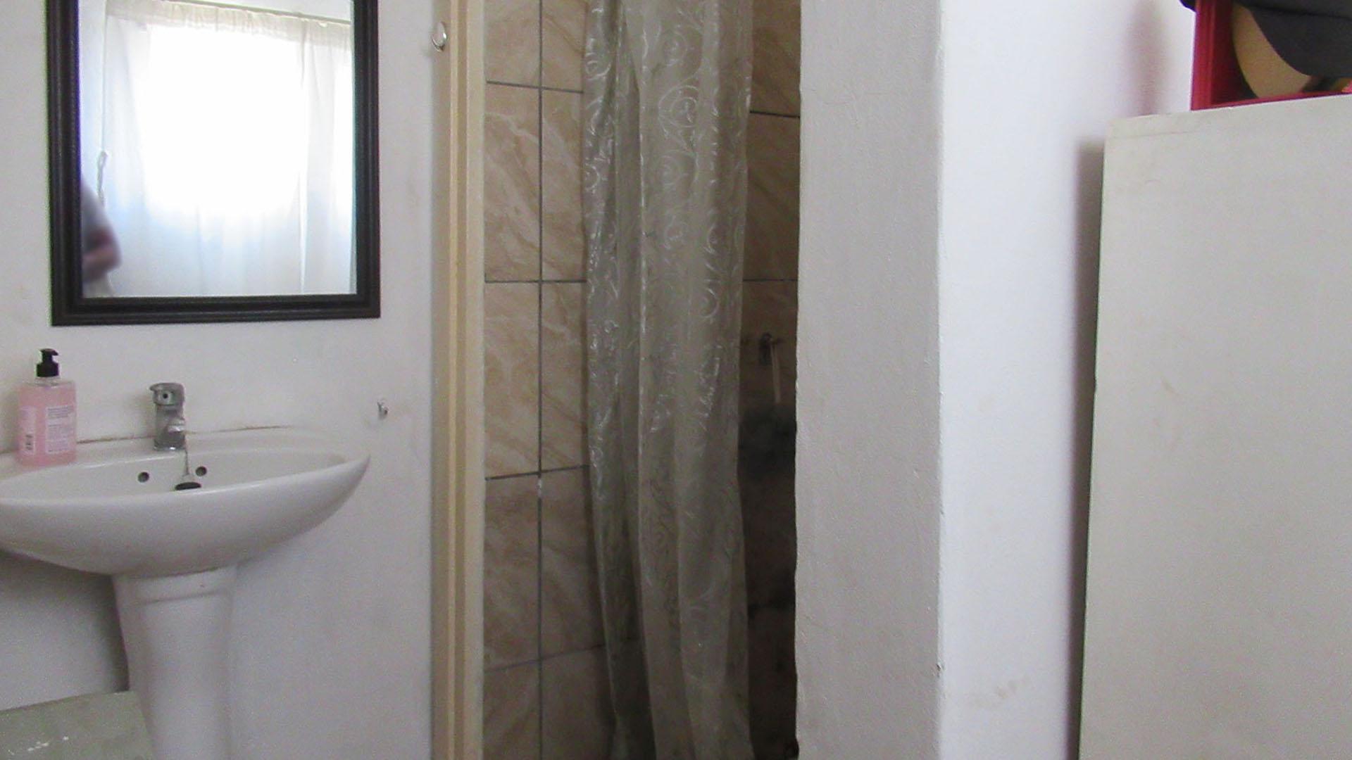 Bathroom 3+ - 7 square meters of property in Sasolburg