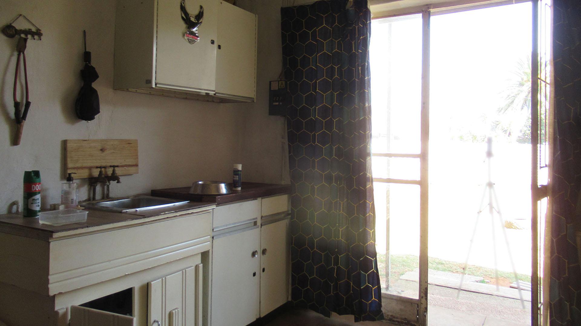 Kitchen - 22 square meters of property in Sasolburg
