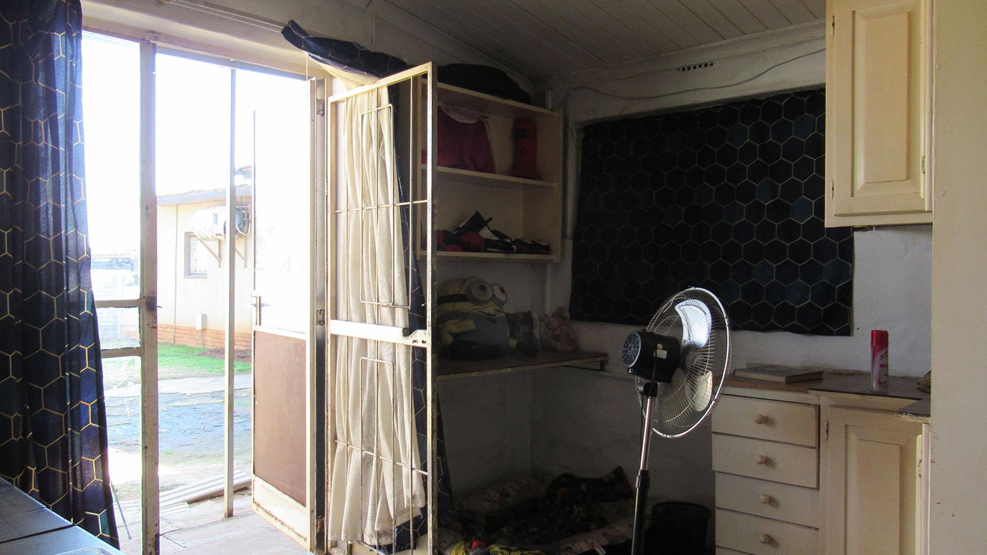 Kitchen - 22 square meters of property in Sasolburg