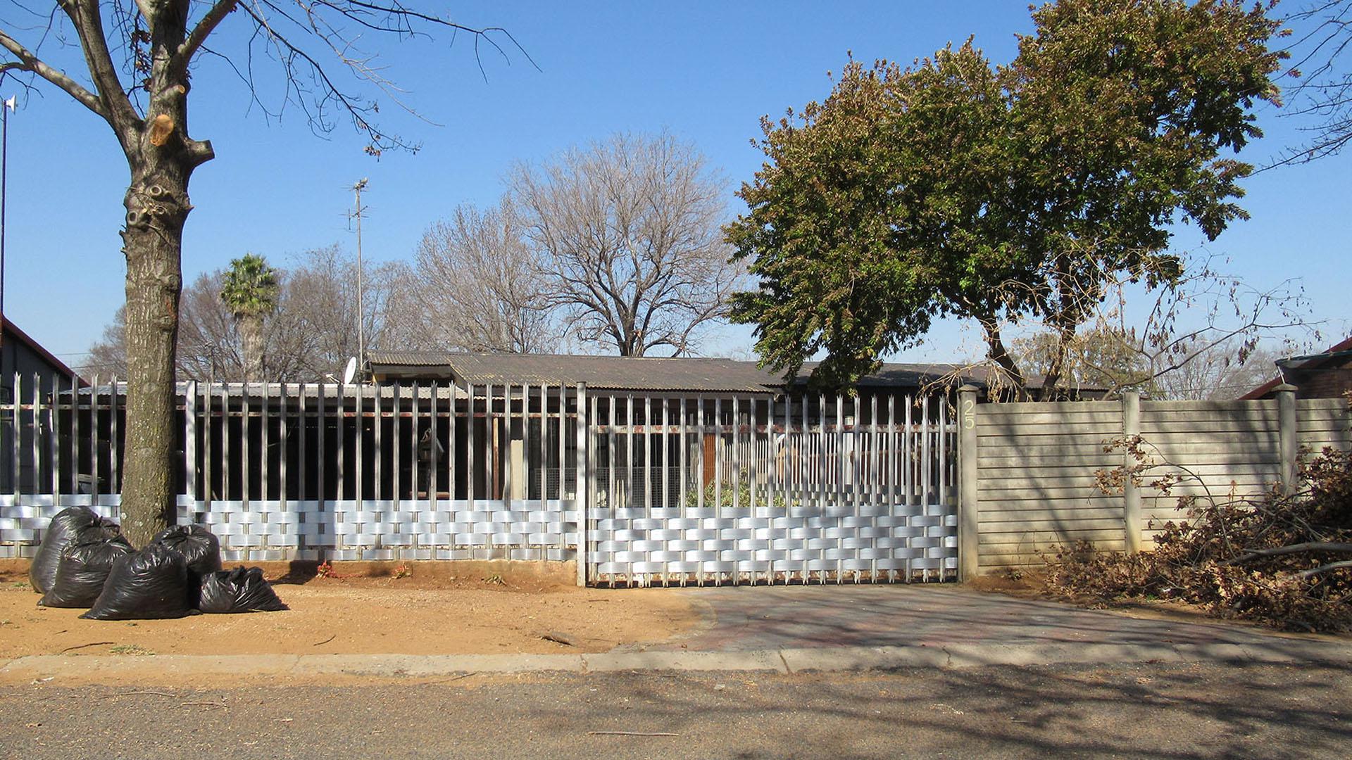 Front View of property in Sasolburg