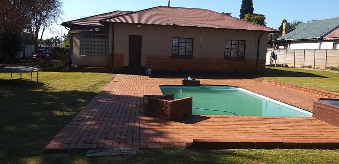 5 Bedroom House for Sale For Sale in Witpoortjie - MR693687