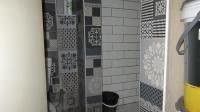 Bathroom 2 - 4 square meters of property in Berea - JHB