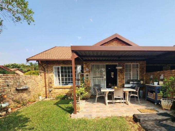2 Bedroom Simplex for Sale For Sale in Equestria - MR693712