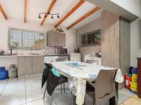  of property in Glenvista