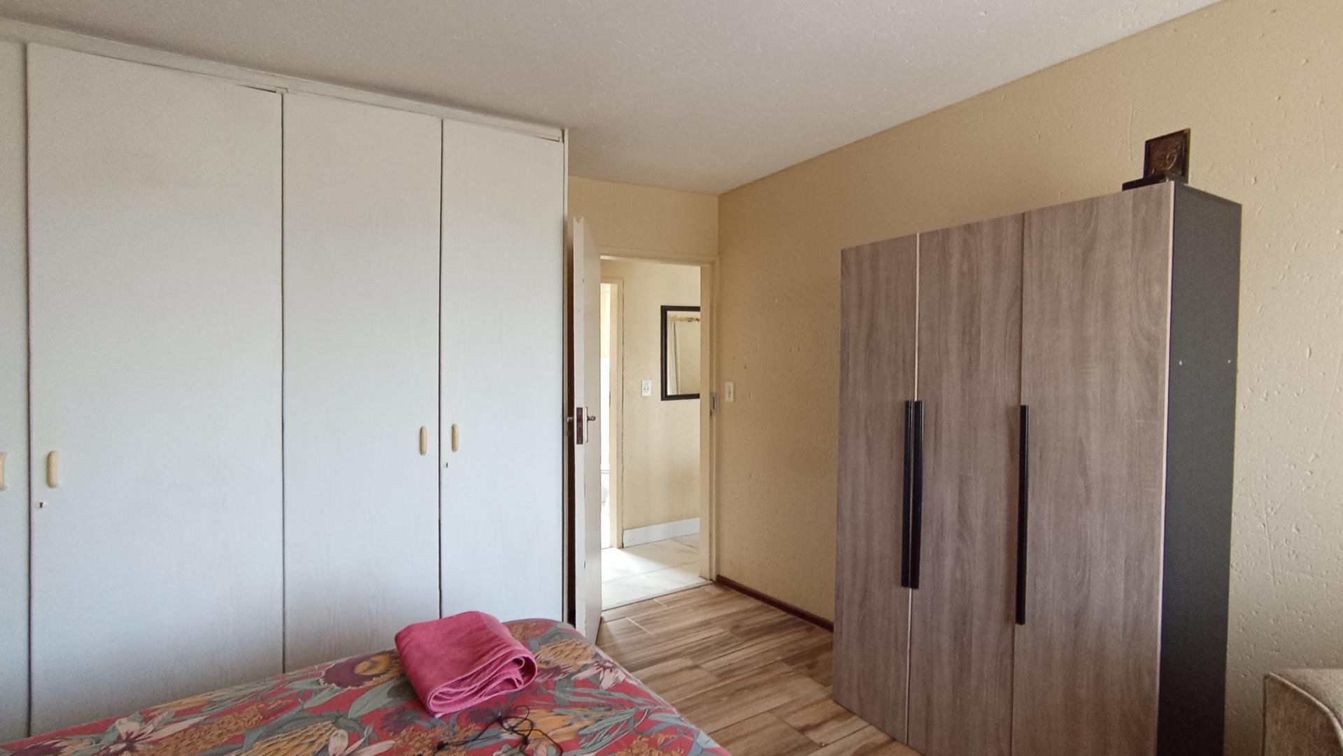 Bed Room 1 - 17 square meters of property in Ridgeway