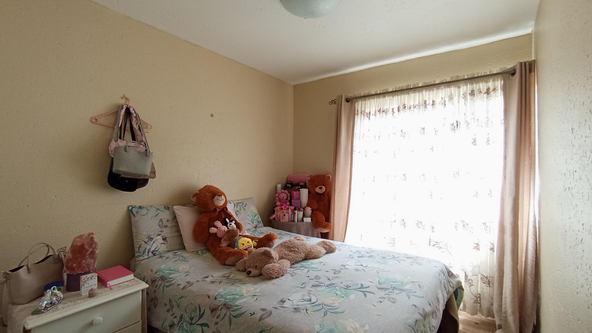 Bed Room 2 - 9 square meters of property in Ridgeway