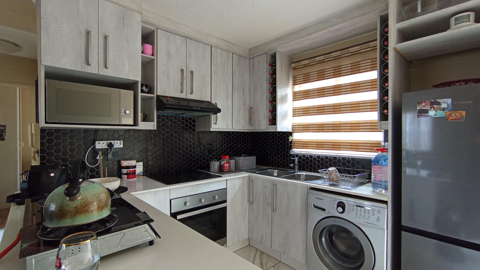 Kitchen - 8 square meters of property in Ridgeway