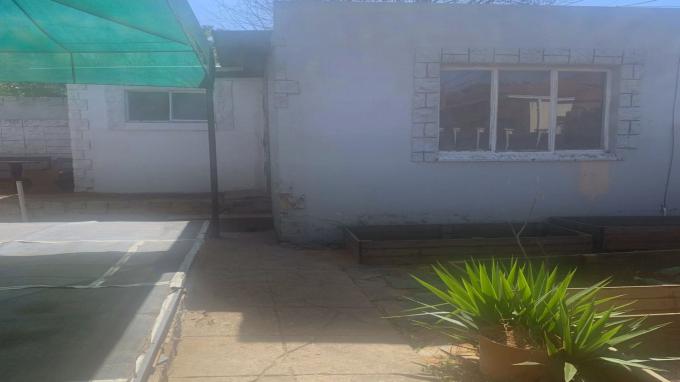 1 Bedroom Open Plan Bachelor/Studio Apartment to Rent in Kensington - JHB - Property to rent - MR693803