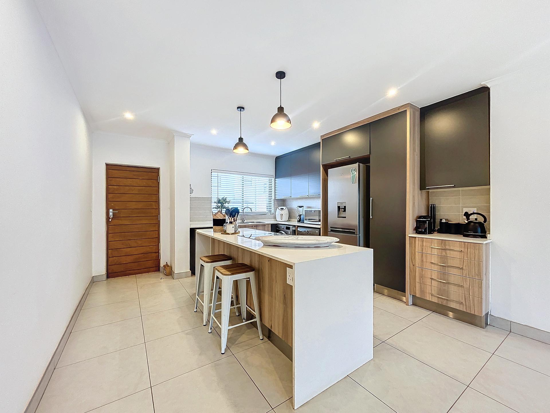  of property in Glen Marais