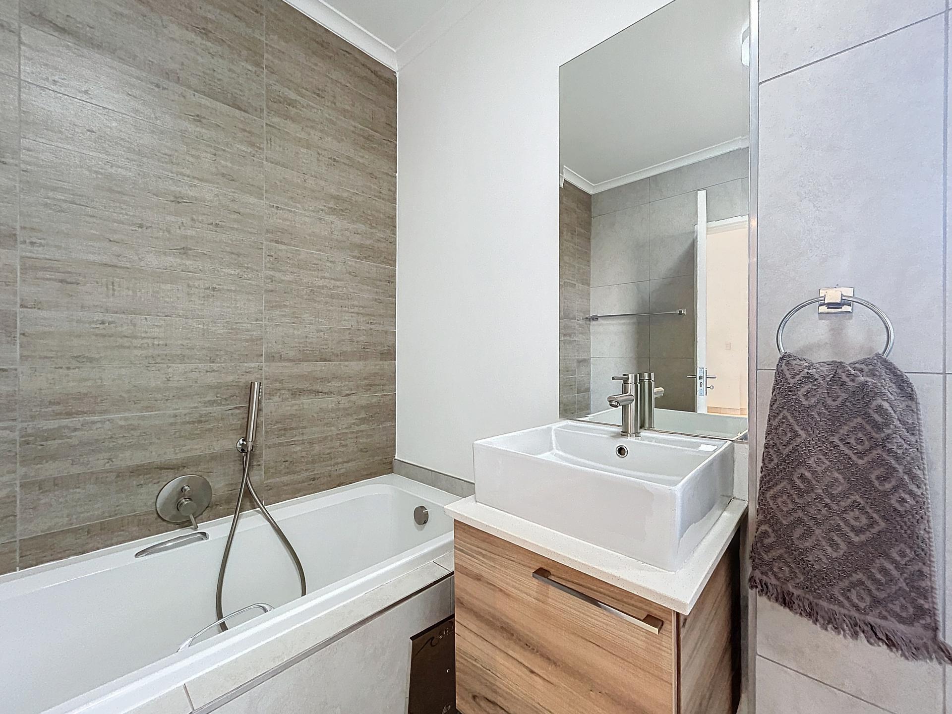  of property in Glen Marais