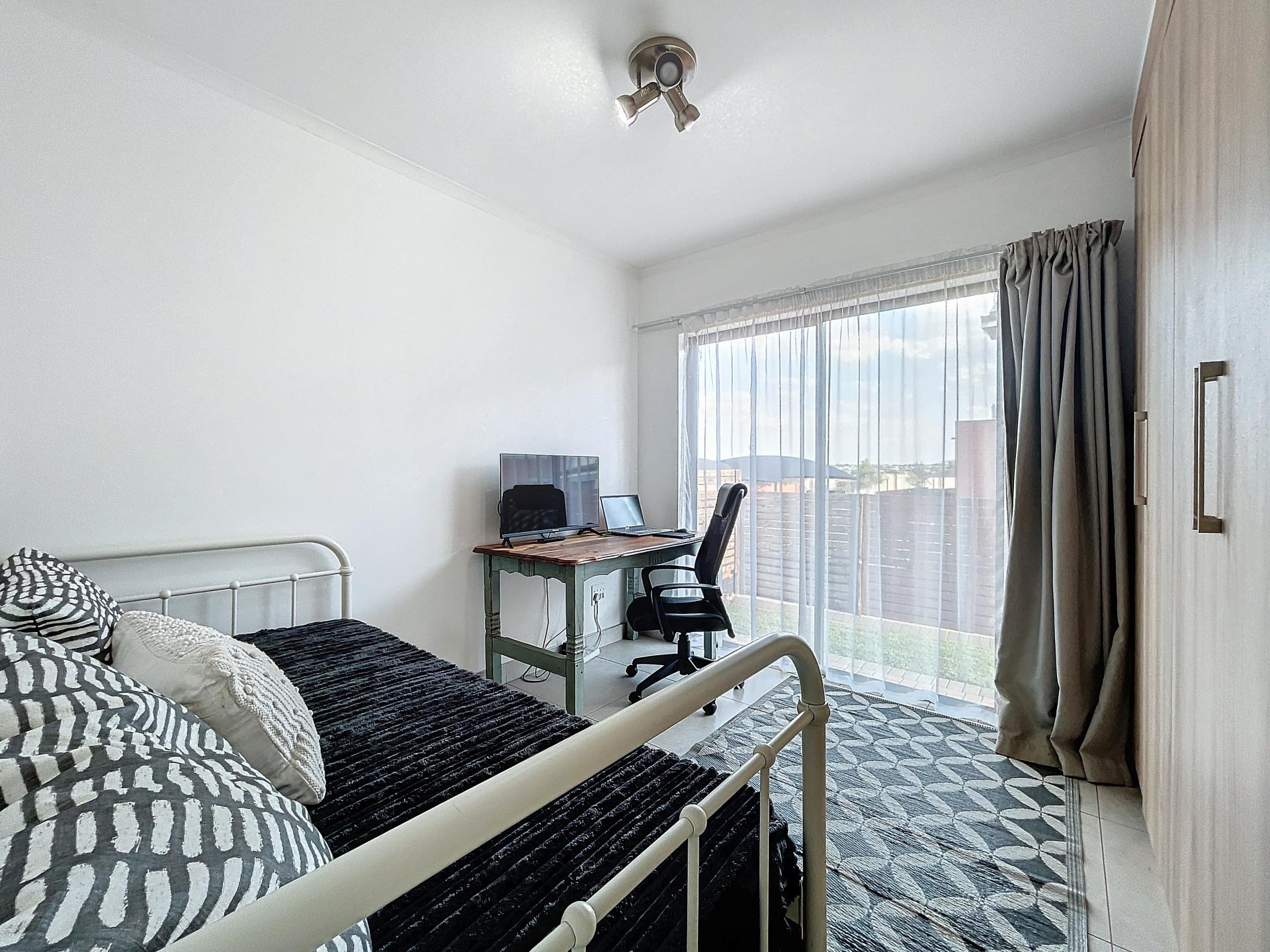  of property in Glen Marais