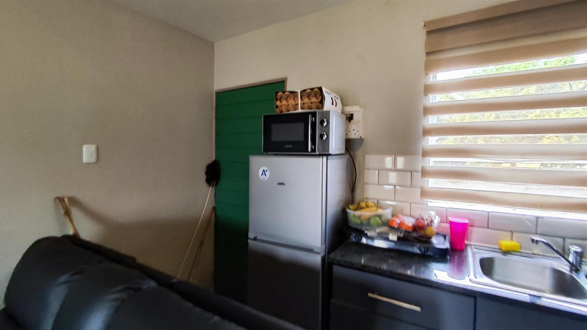 Kitchen - 8 square meters of property in Selcourt