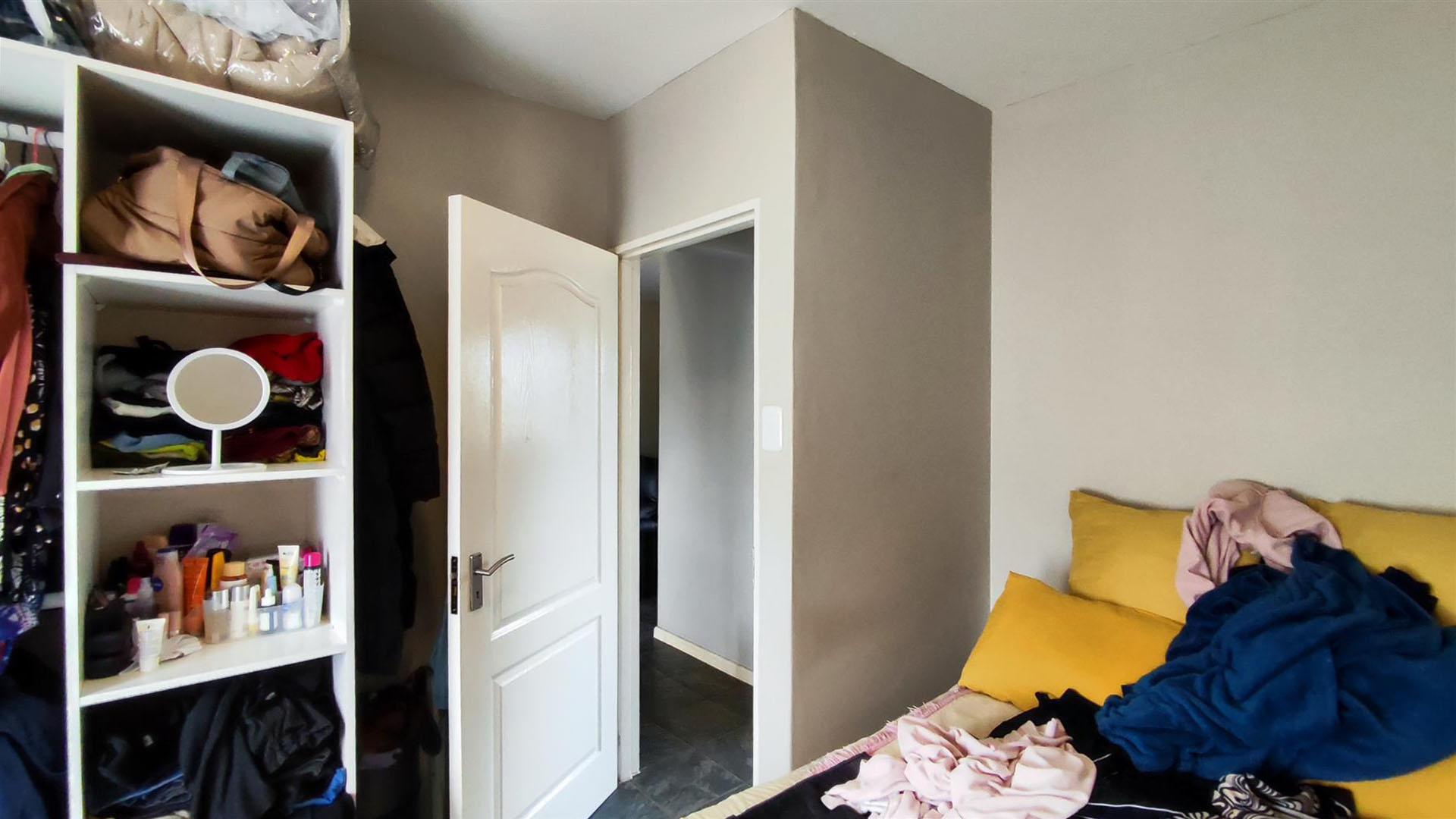 Bed Room 1 - 9 square meters of property in Selcourt