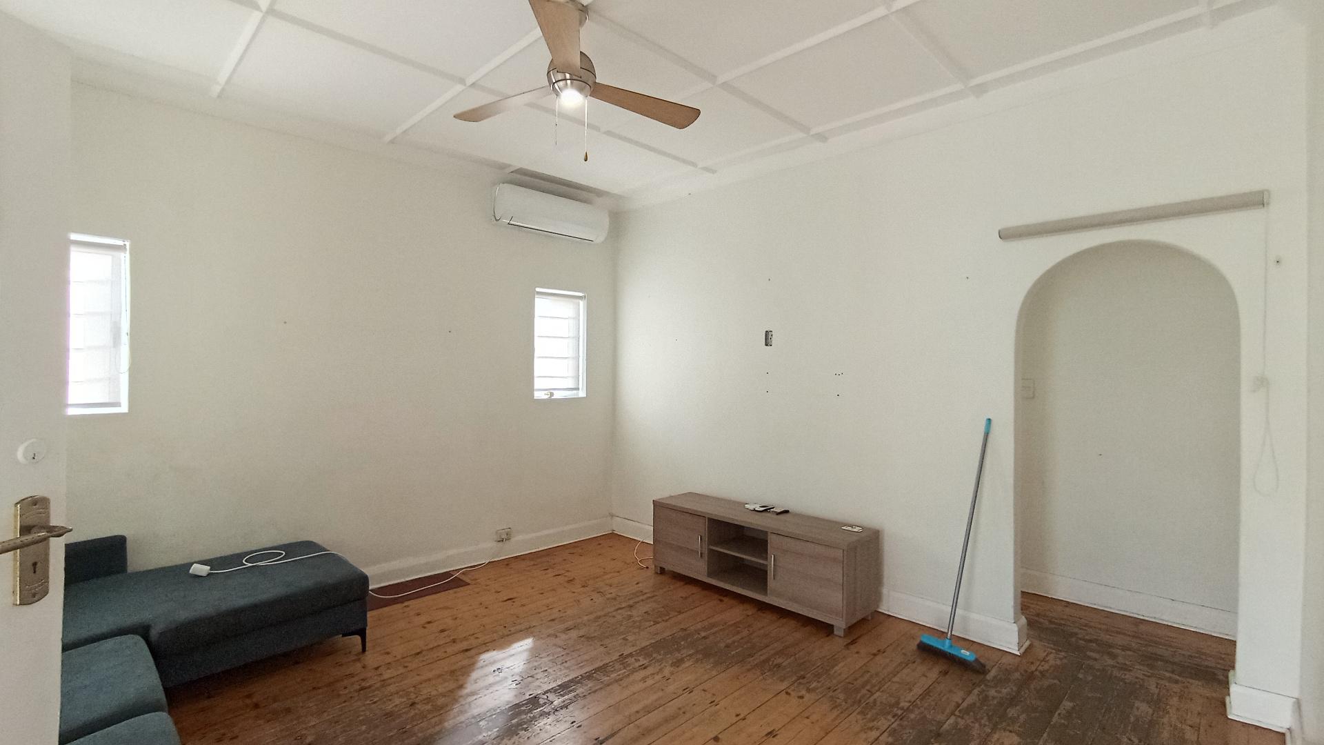 Lounges - 23 square meters of property in Glenwood - DBN