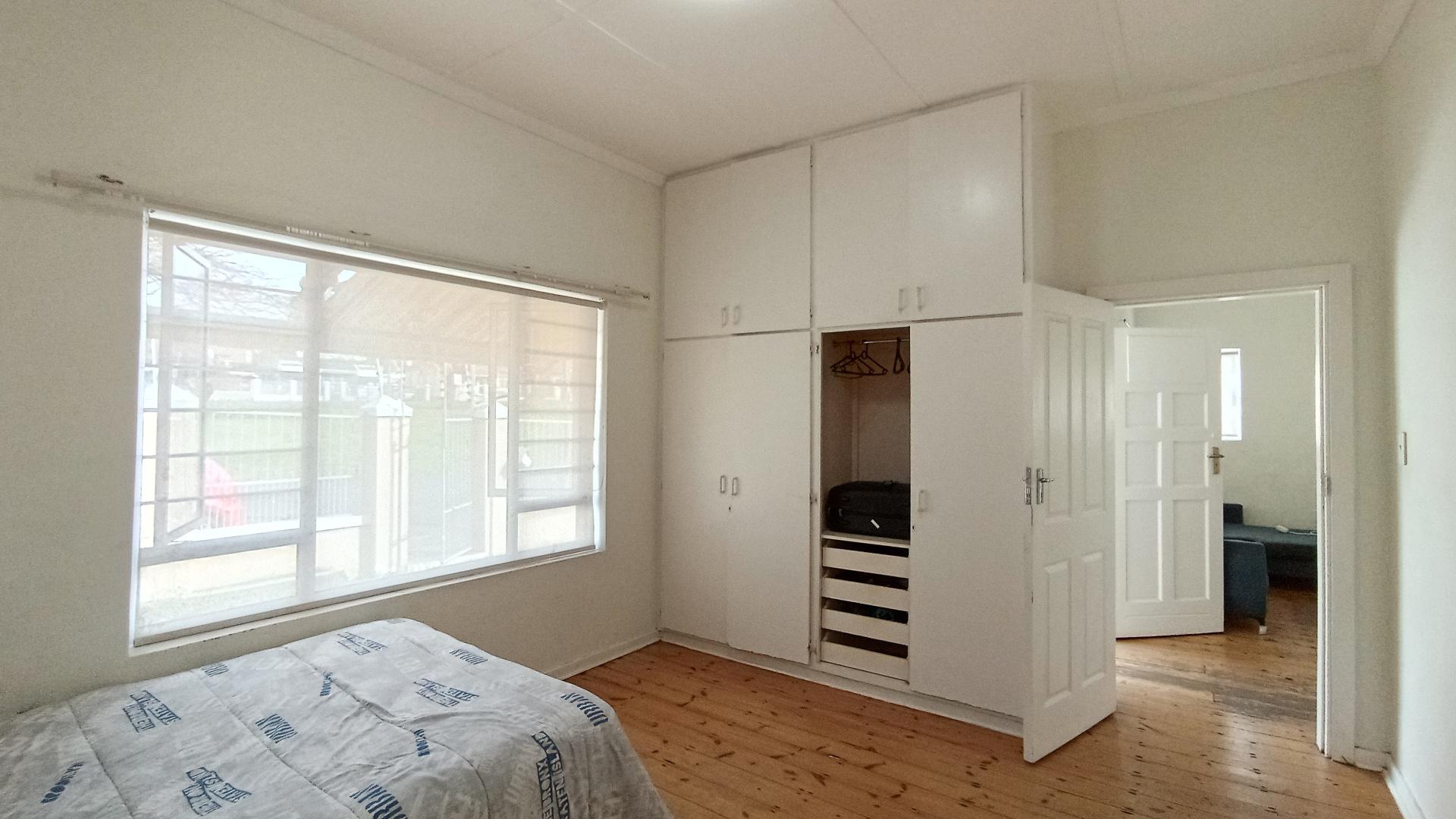 Bed Room 1 - 18 square meters of property in Glenwood - DBN