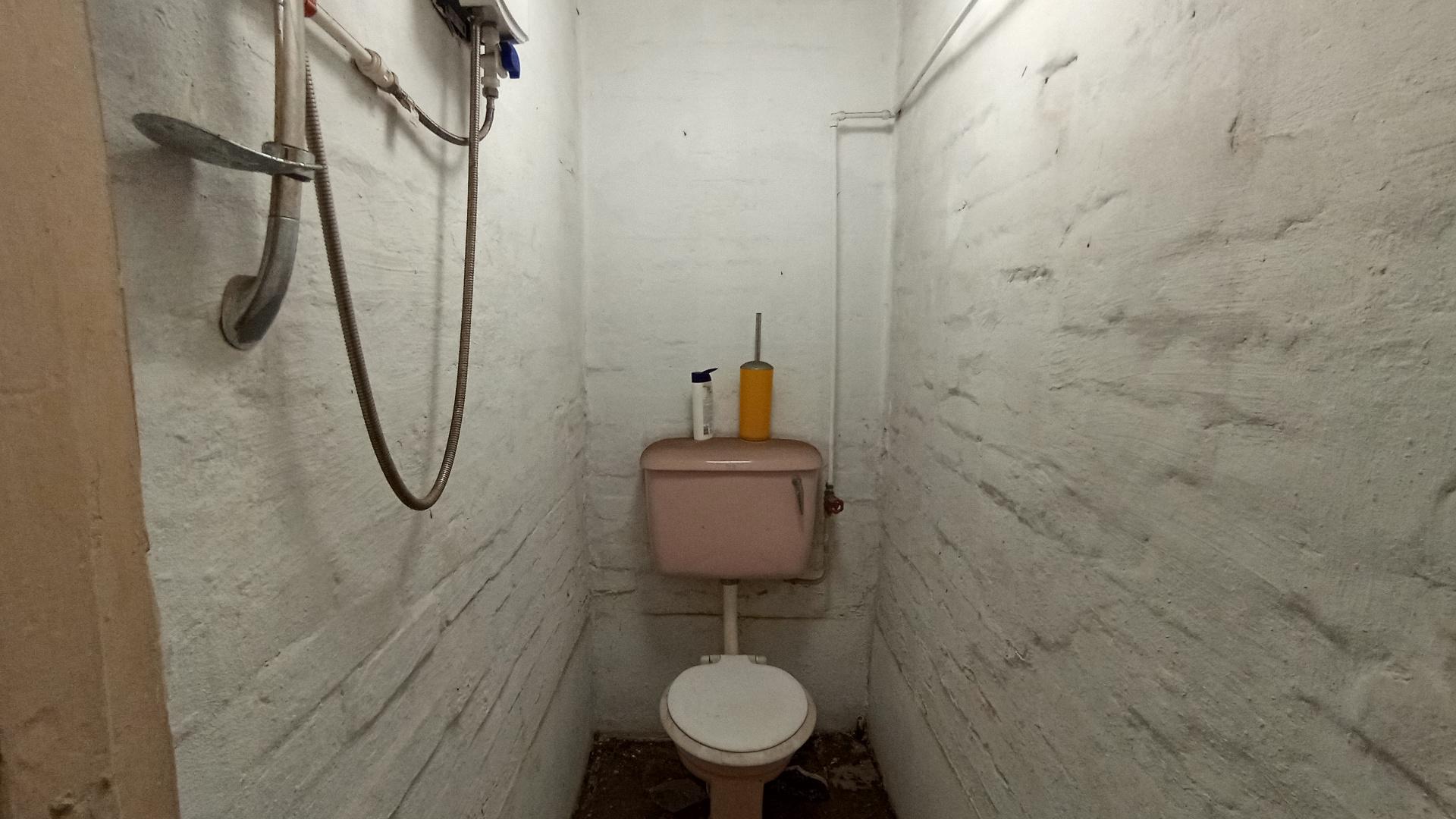 Main Bathroom of property in Glenwood - DBN