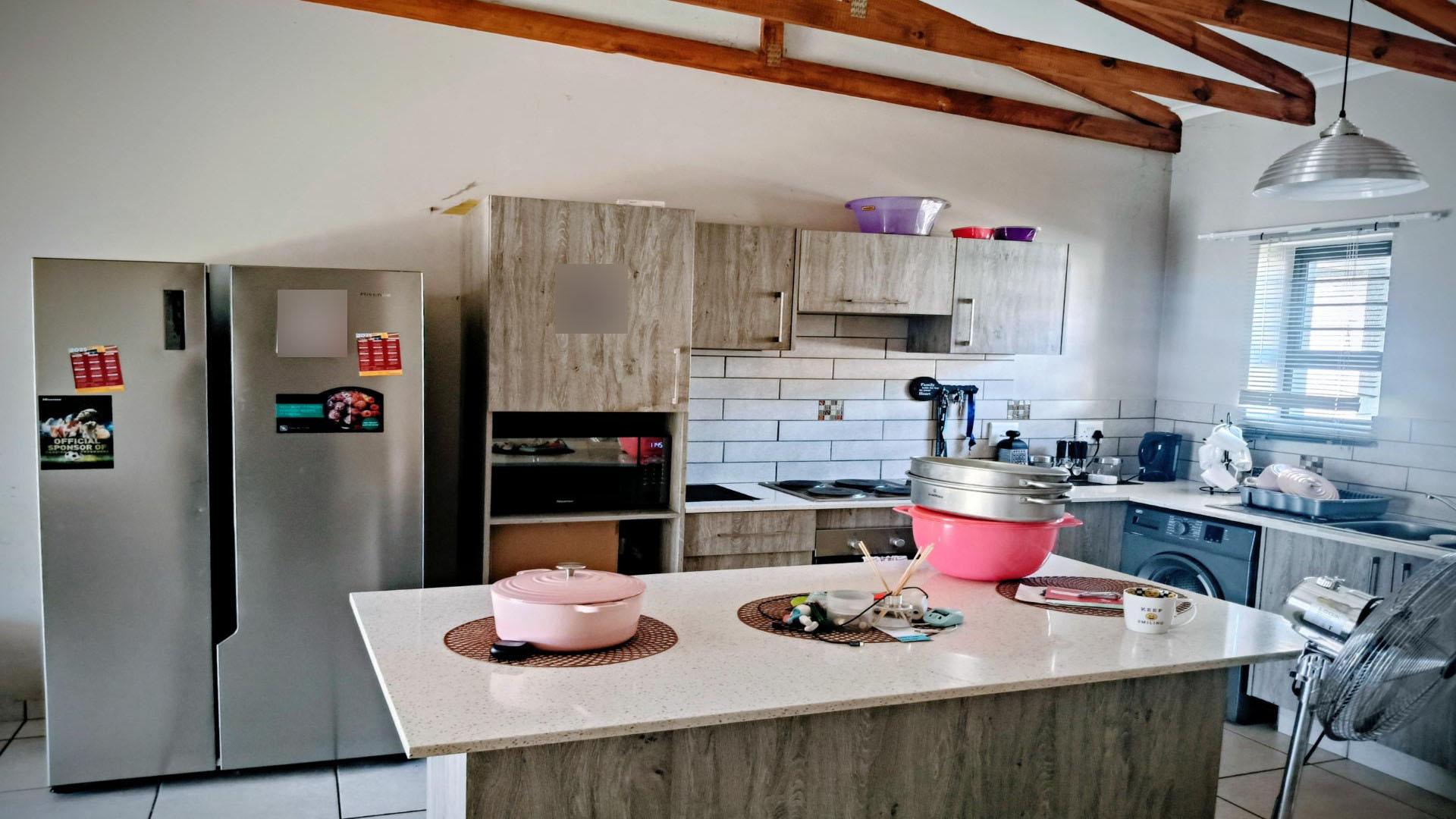 Kitchen of property in Waterkloof (Rustenburg)