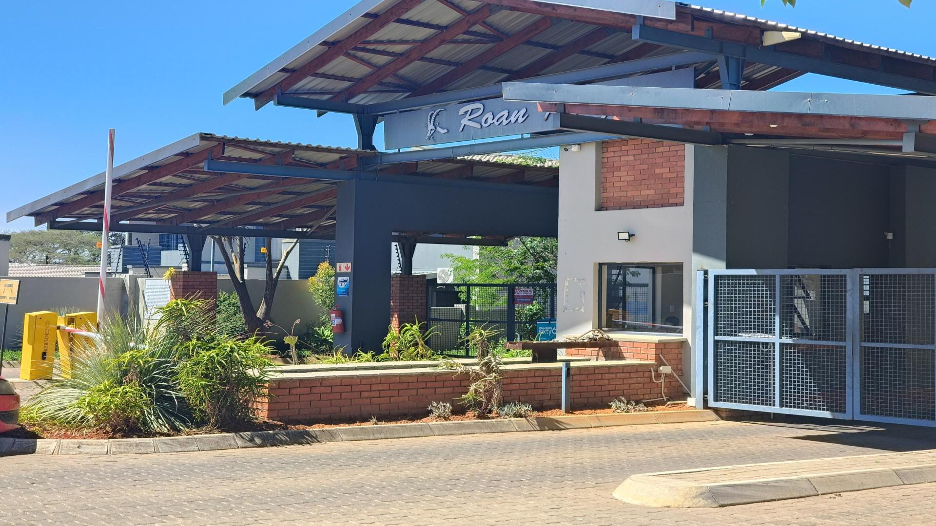 Front View of property in Waterkloof (Rustenburg)