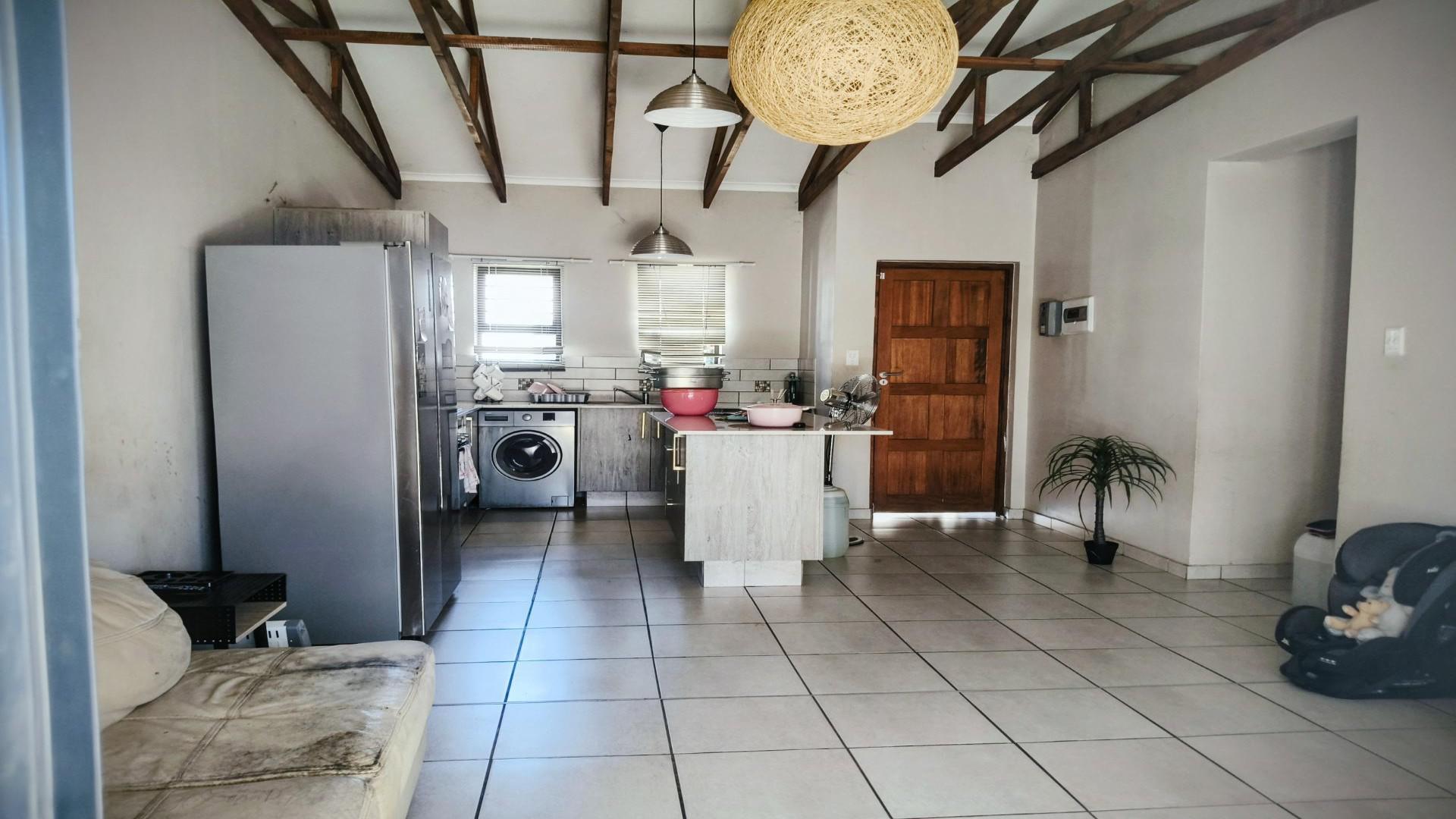 Kitchen of property in Waterkloof (Rustenburg)