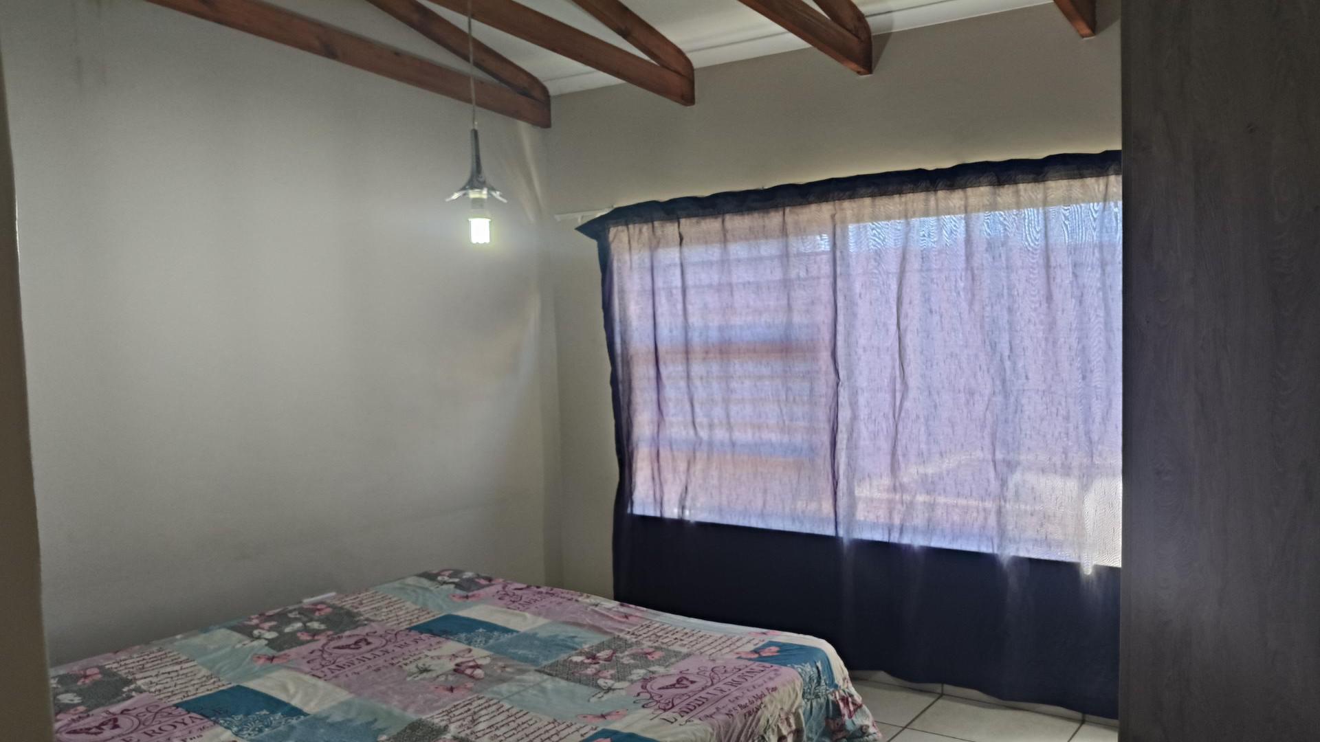 Bed Room 3 of property in Waterkloof (Rustenburg)