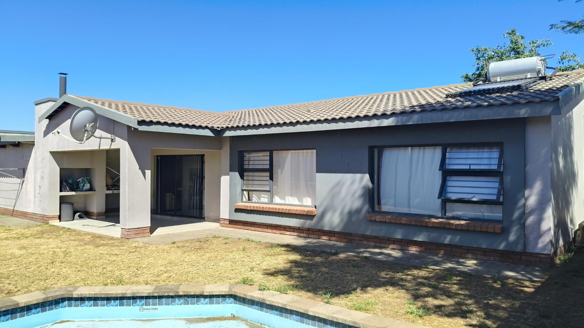 Backyard of property in Waterkloof (Rustenburg)