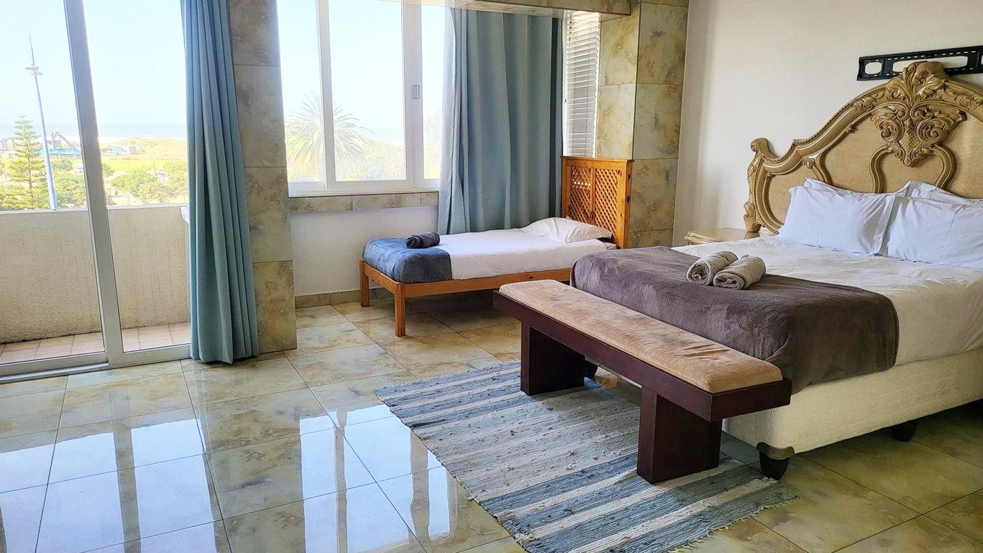 Bed Room 1 of property in Humewood 