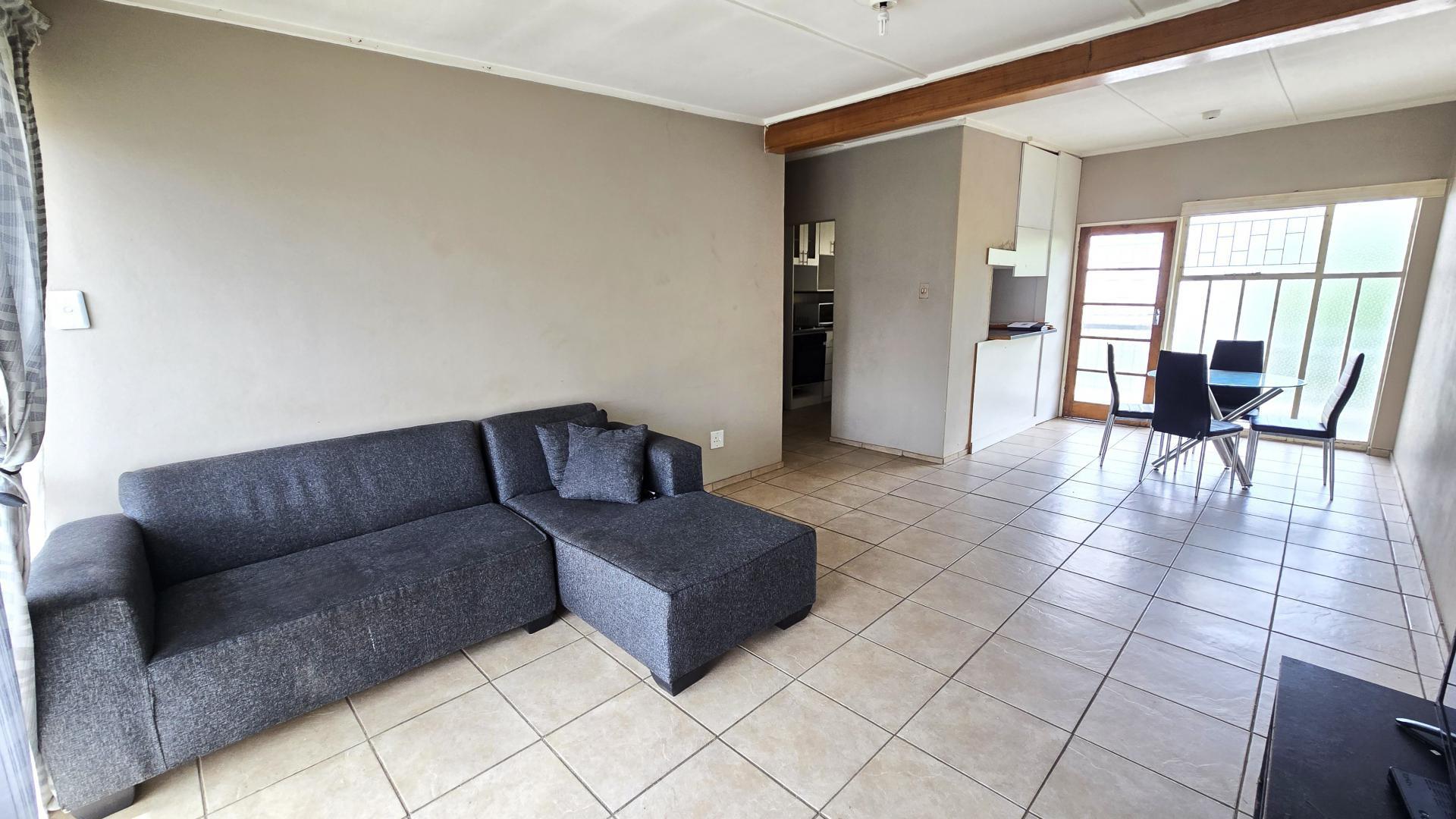 Lounges of property in Navalsig