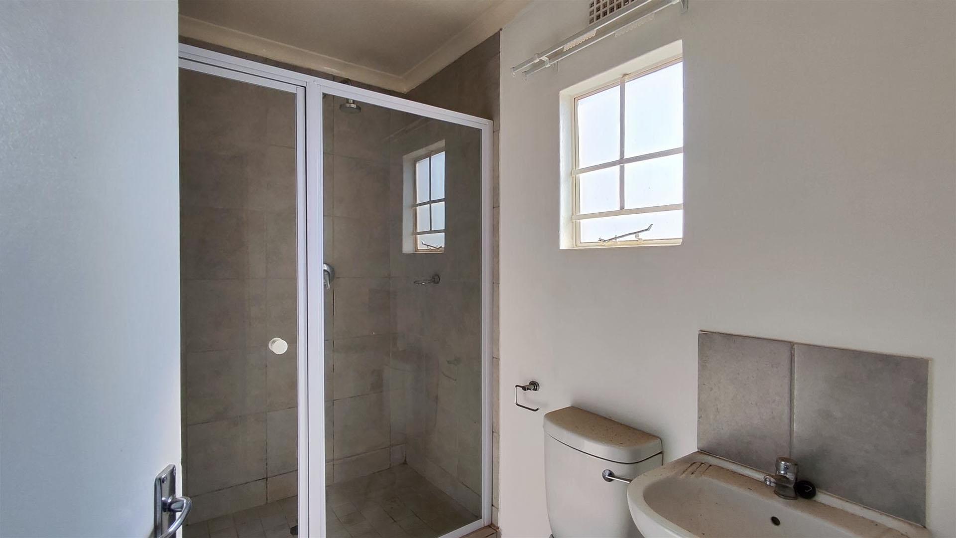 Main Bathroom - 5 square meters of property in Savanna City