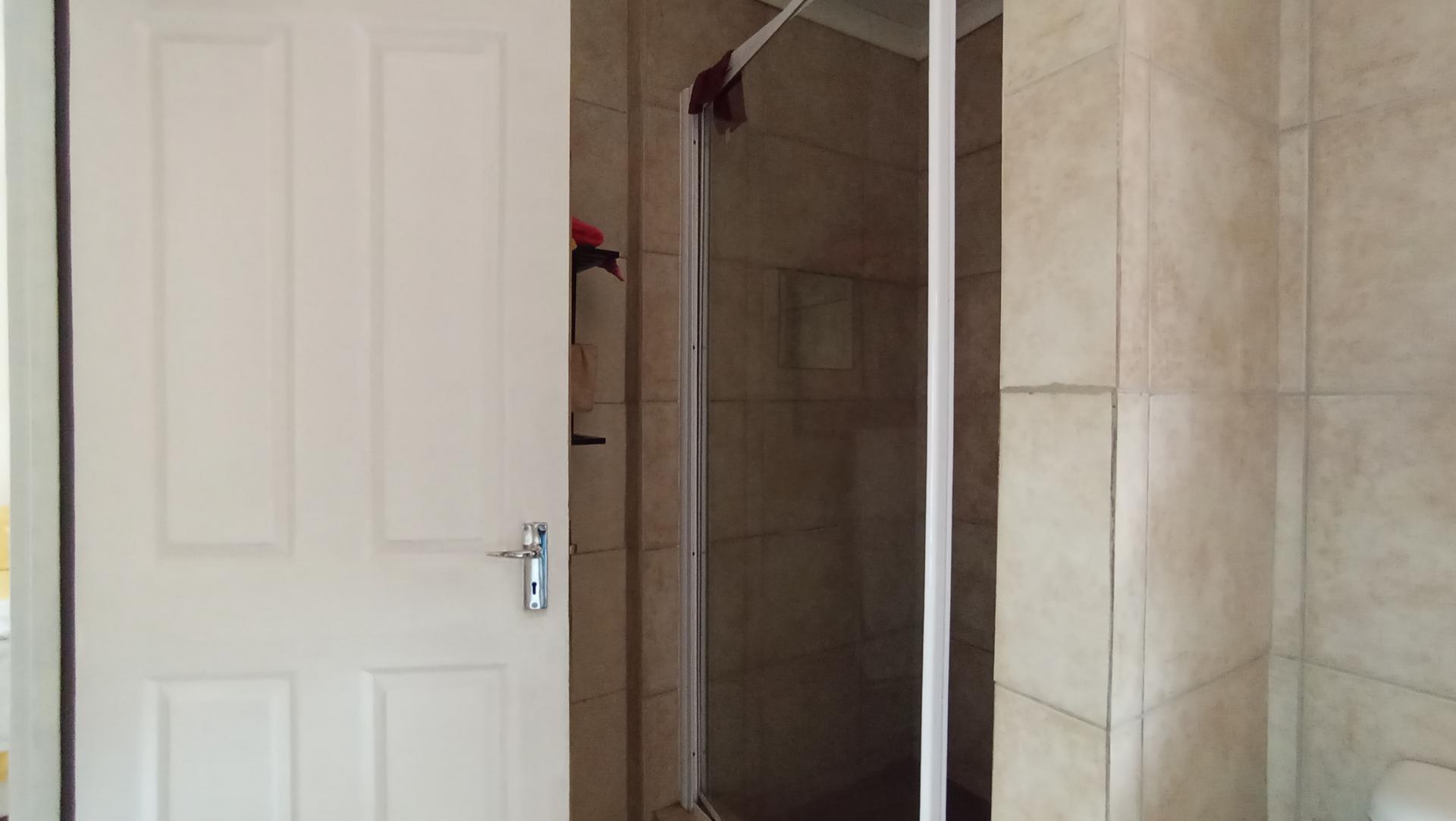 Main Bathroom - 9 square meters of property in Sunninghill