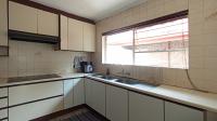 Kitchen - 19 square meters of property in Sunninghill