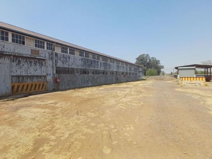 Commercial to Rent in Vereeniging - Property to rent - MR693866