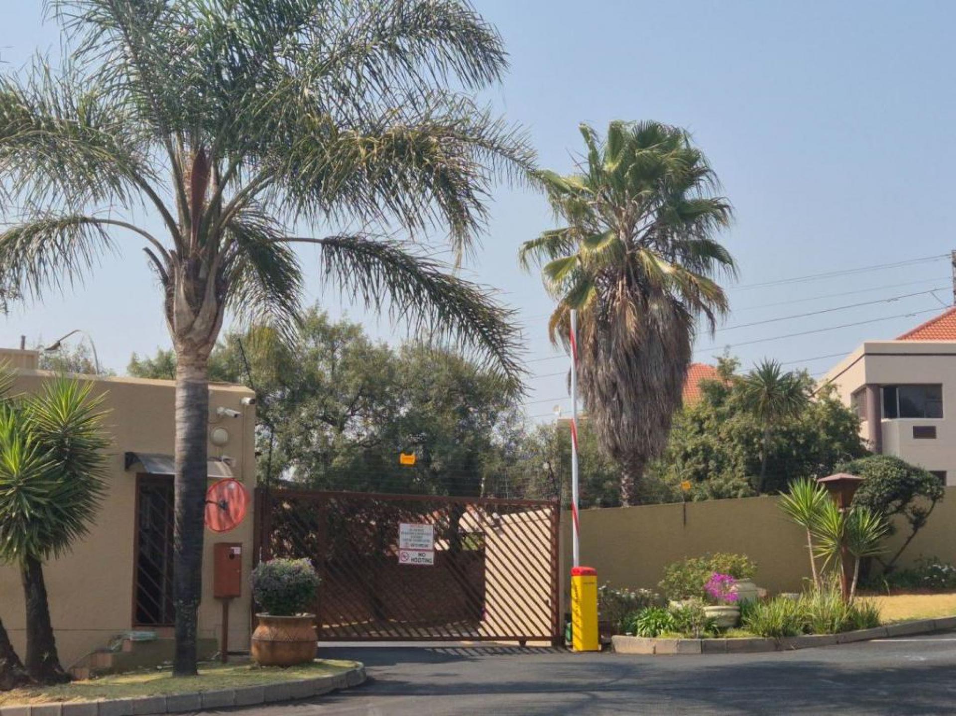  of property in Helderkruin