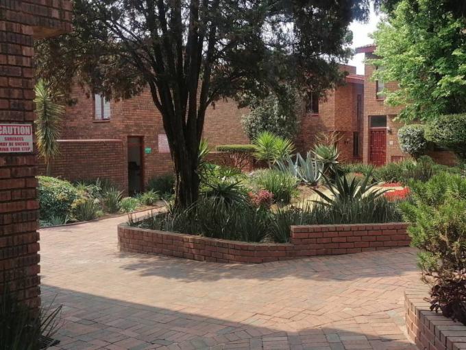 2 Bedroom Simplex for Sale For Sale in Linmeyer - MR693925