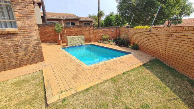 3 Bedroom Duet for Sale For Sale in Amberfield Crest - MR693984